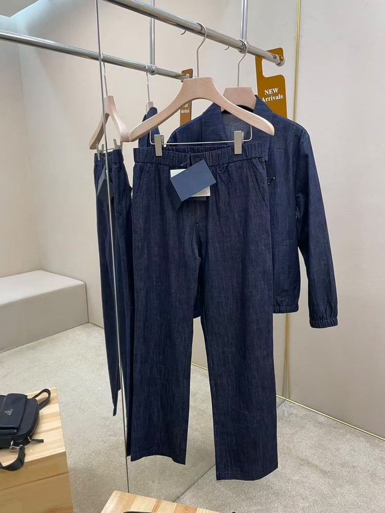 طقم برادا الجينز الفاخر (Prada Denim Jacket & Pants Set)