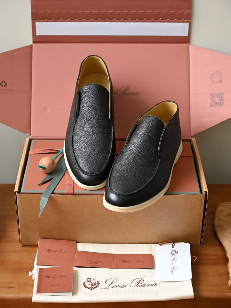 حذاء لورو بيانا الرجالي الفاخر من الجلد الطبيعي ( Loro Piana Open Walk Grained Leather )