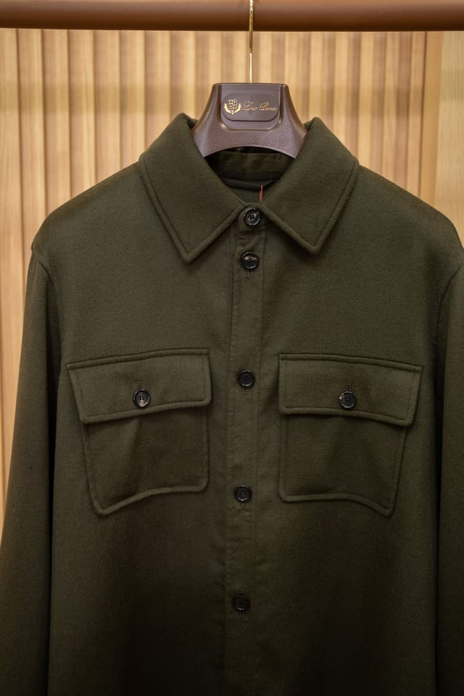 جاكيت كشمير فاخر بجيوب على الصدر من لورو بيانا (Loro Piana Men's Cashmere Overshirt / Jacket)