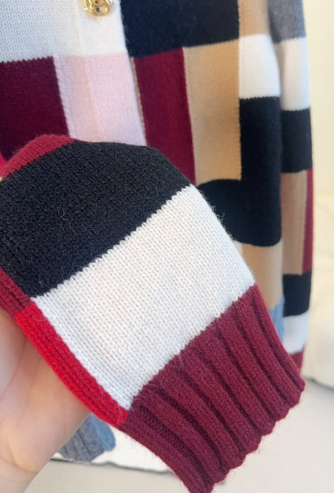 جاكيت شانيل النسائي المحبوك بتصميم مرقع ملون (Chanel Patchwork Knit Cardigan)