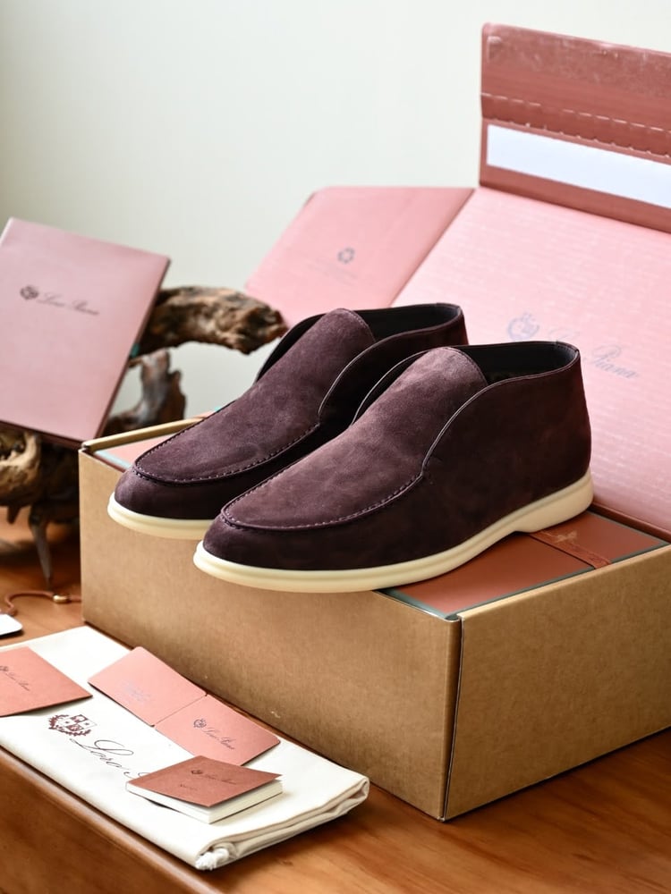 حذاء لورو بيانا الرجالي الشمواه الكلاسيكي (Loro Piana Open Walk Classic Suede Shoes)