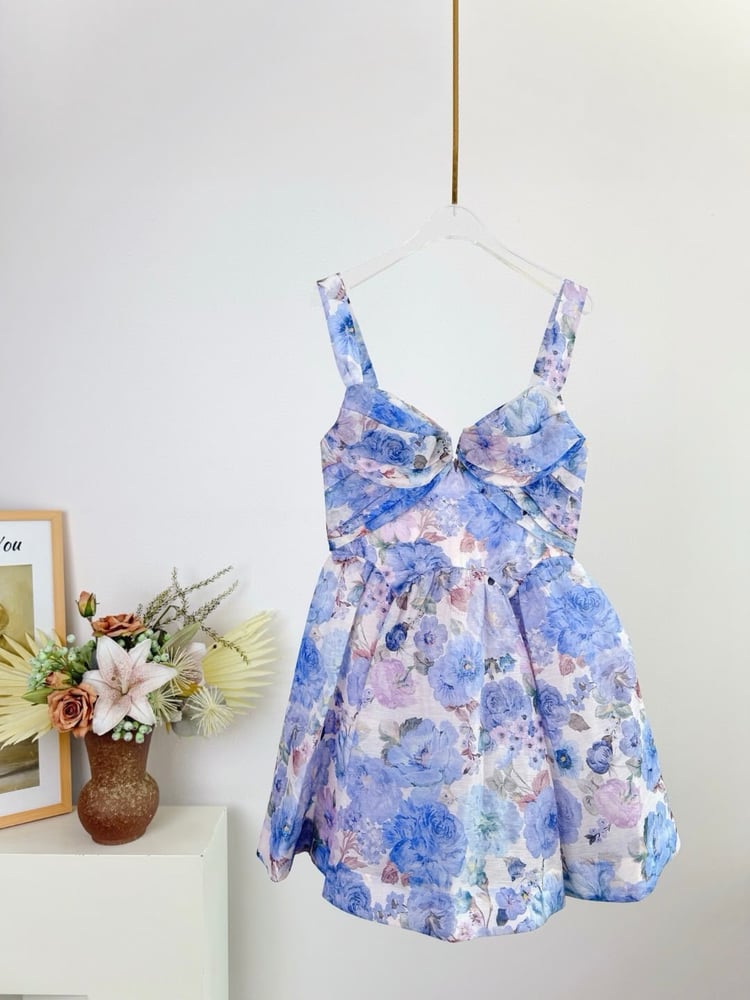 فستان "زيمرمان" القصير بنقشة الزهور الزرقاء (Zimmermann Floral Mini Dress)