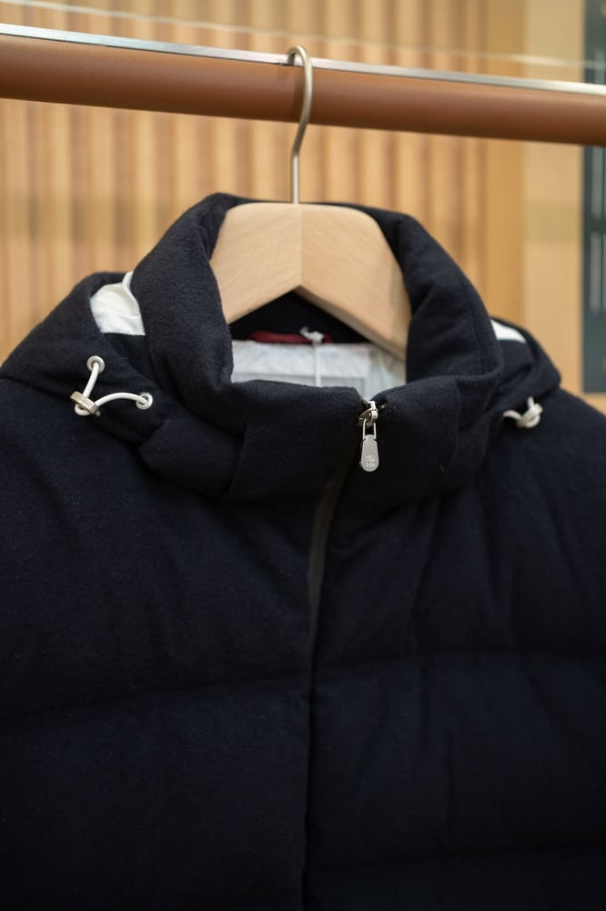 جاكيت منفوخ فاخر بقبعة من برونيلو كوتشينيلي (Brunello Cucinelli Puffer Down Jacket)