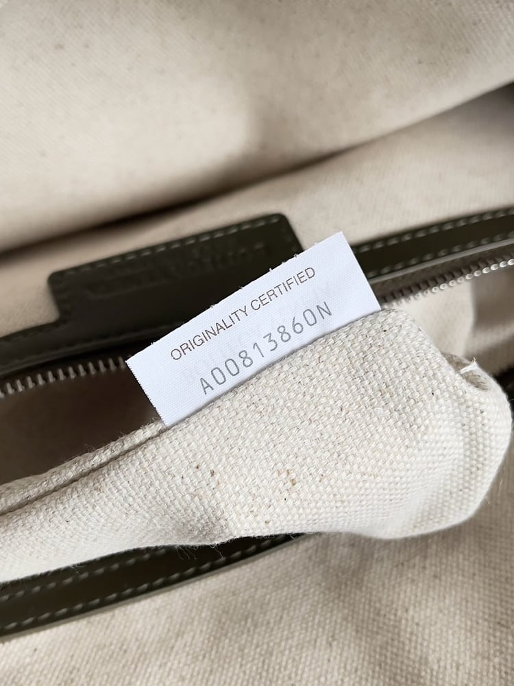 حقيبة يد جلدية فاخرة بتصميم مجدول من بوتيغا فينيتا (Bottega Veneta)