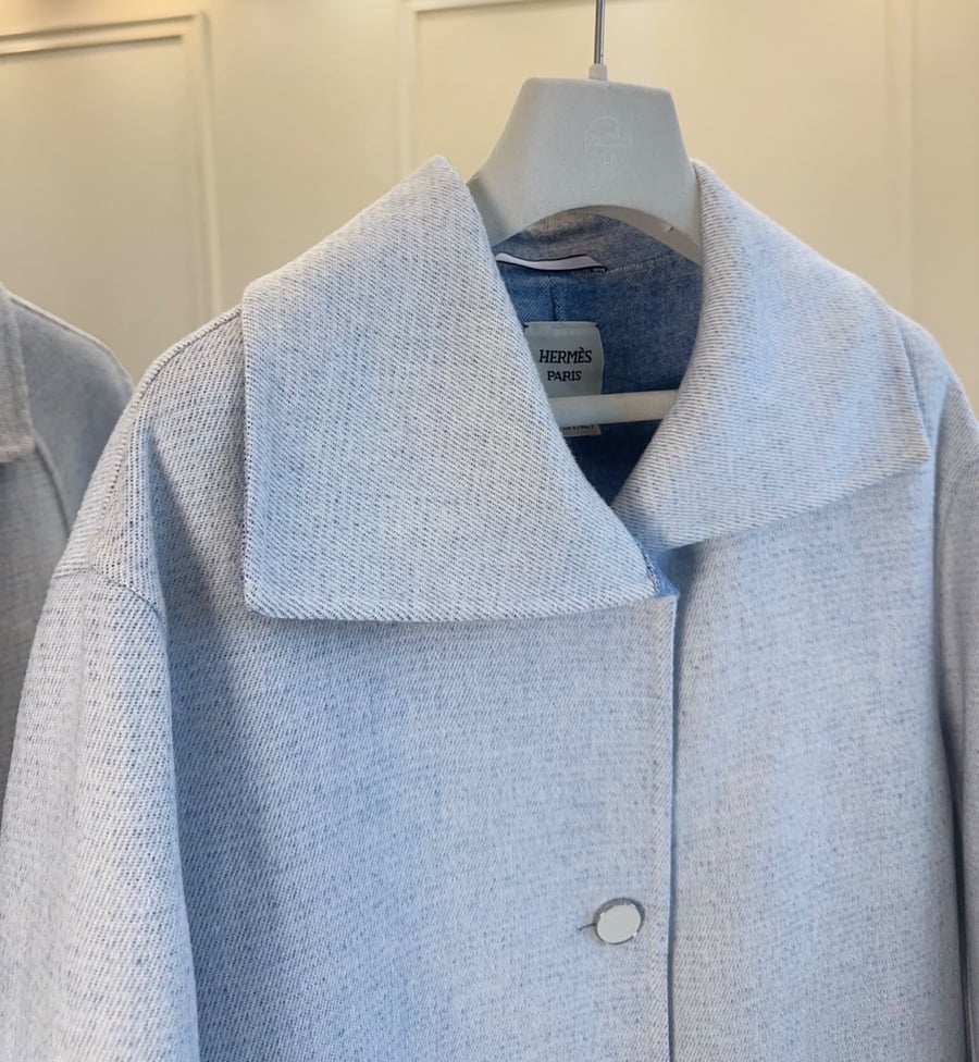 معطف هيرميس النسائي الطويل الفاخر (Hermès Long Wool/Tweed Coat)