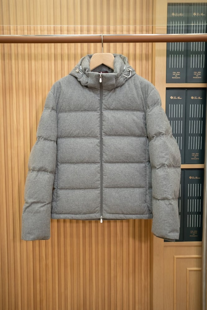 جاكيت منفوخ فاخر بقبعة من برونيلو كوتشينيلي (Brunello Cucinelli Puffer Down Jacket)