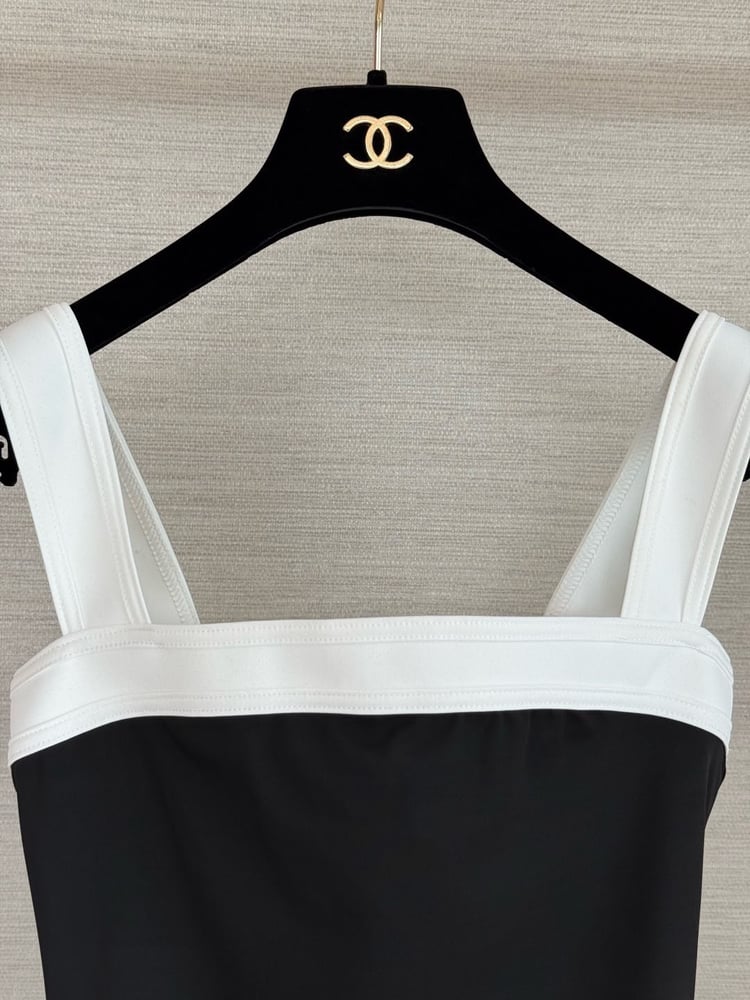مايوه Chanel الفاخر (قطعة واحدة - تصميم Block Color)