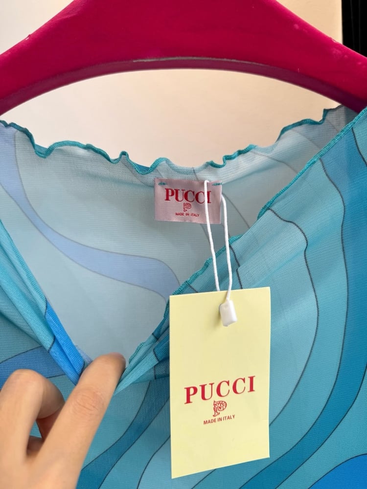 فستان "بوتشي" (Pucci)