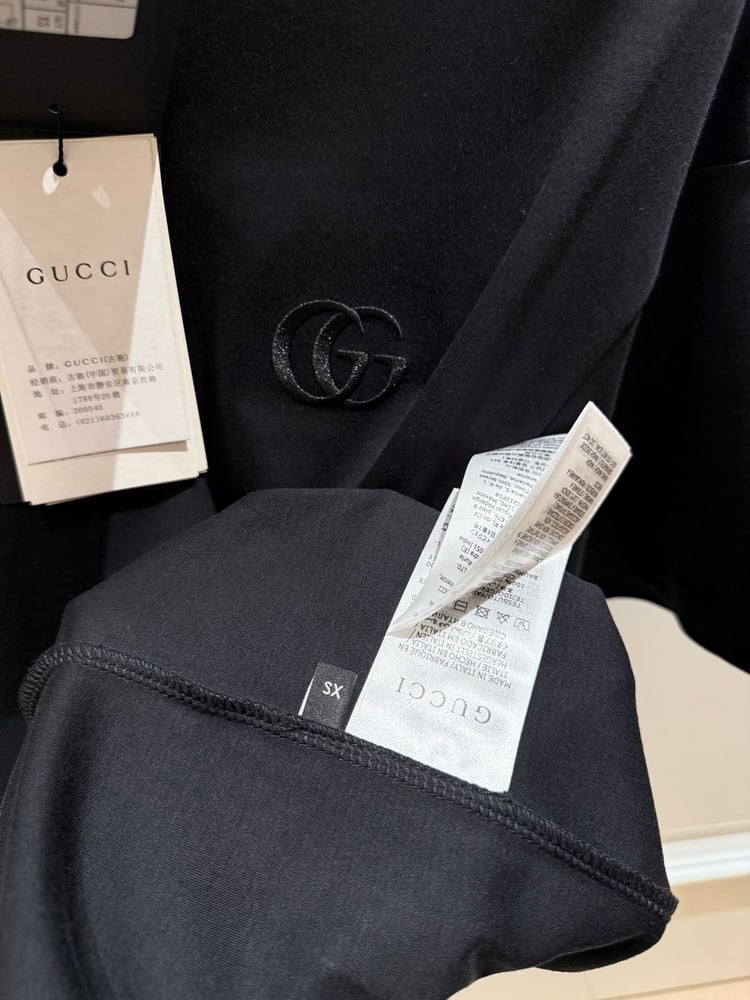 تيشيرت قطن أوفر سايز بشعار السيراميك الدائري المتداخل Double G من غوتشي (Gucci