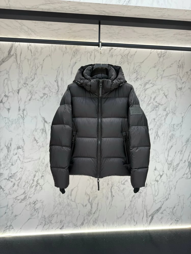جاكيت هودي رجالي أسود من بريبري (Burberry)