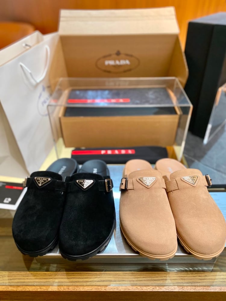 حذاء / مول رجالي فاخر "برادا" (Prada)