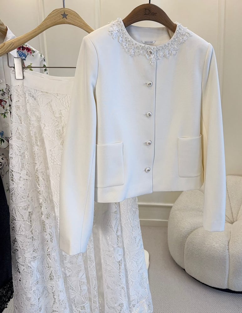 سترة ديور البيضاء المطرزة (Dior White Embellished Jacket)