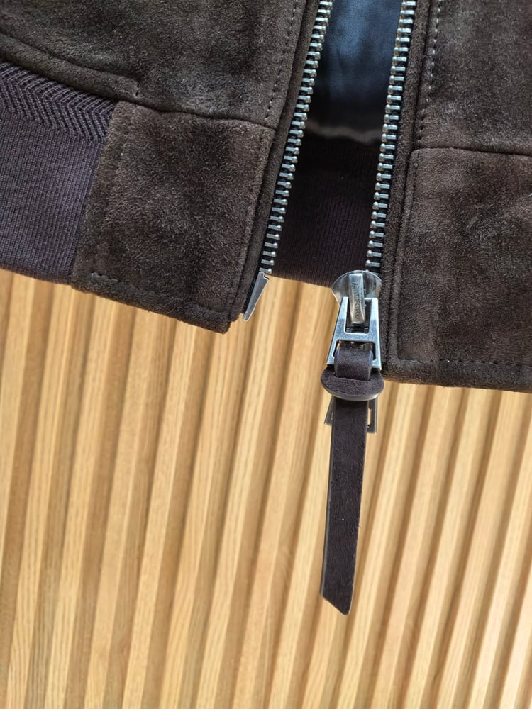 جاكيت دولتشي آند غابانا الشمواه الفاخر (Dolce & Gabbana Suede Jacket)