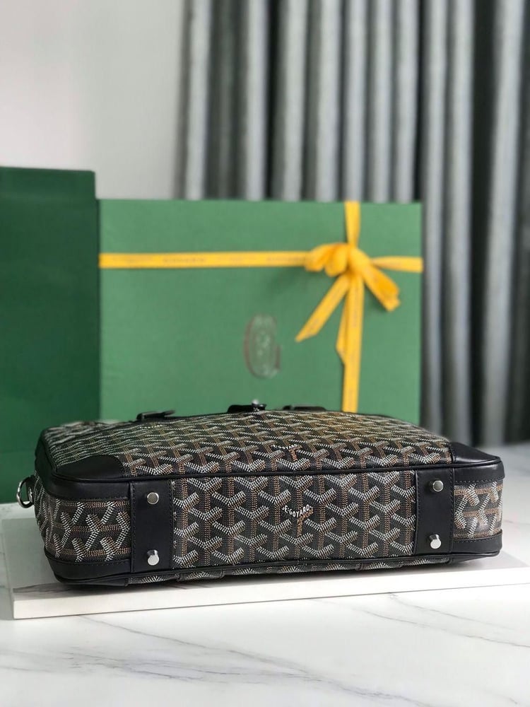 حقيبة عمل "غويارد" (Goyard) رسمية ٤٥ سم