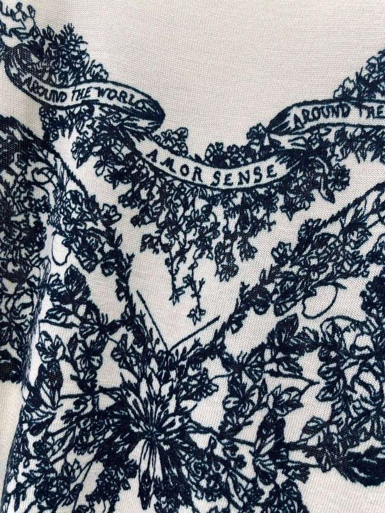 تي شيرت / بلوفر صيفي "ديور" (Dior) الفاخر