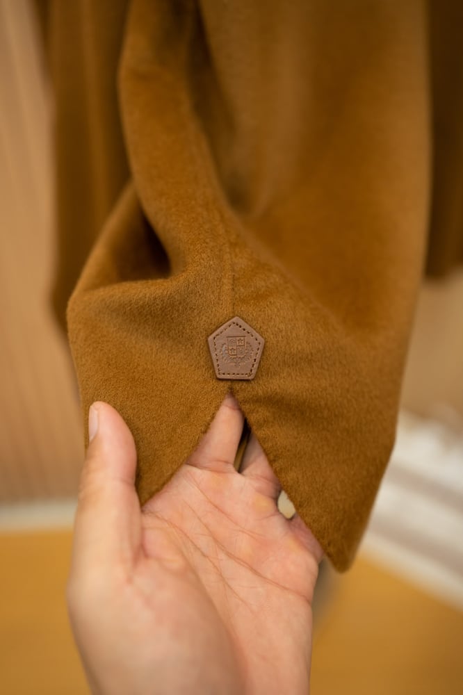جاكيت كشمير فاخر بجيوب على الصدر من لورو بيانا (Loro Piana Men's Cashmere Overshirt / Jacket)