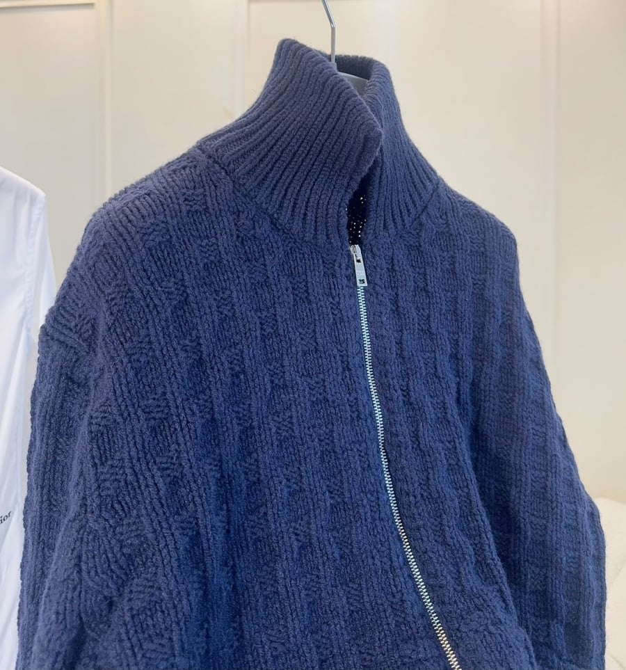 كارديجان برادا النسائي المحبوك بسحاب كامل (Prada Full-Zip Knit Cardigan)
