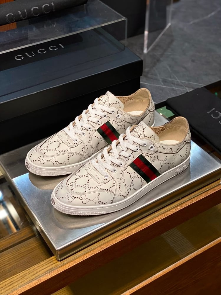 حذاء سنيكرز رجالي فاخر من قوتشي (Gucci Sneakers)