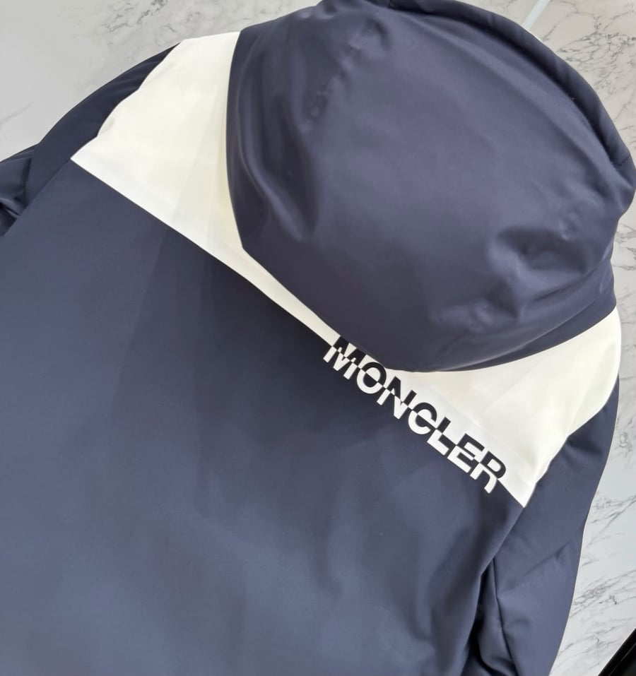 جاكيت شتوي رجالي فاخر من مونكلير جرونوبل (Moncler Grenoble)