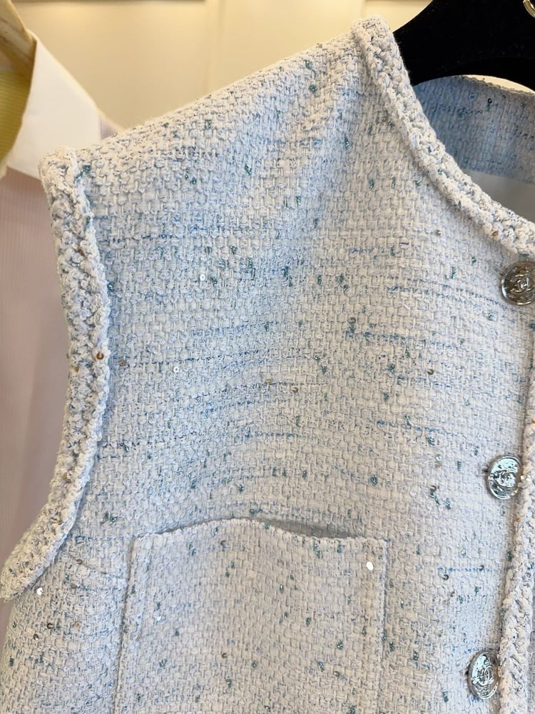 سديري (جيليه) تويد فاخر مرصع بالترتر من شانيل (Chanel)