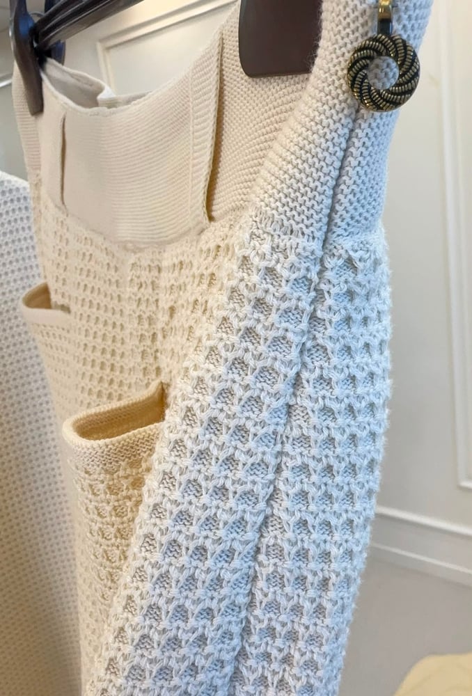 بنطال "لورو بيانا" المحبوك بنسيج الوافل الفاخر (Loro Piana Waffle-Knit Trousers)