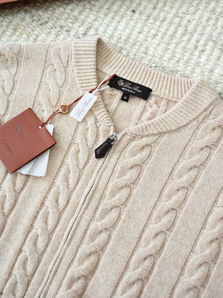 سترة لورو بيانا الرجالية الفاخرة المحبوكة بسحاب (Loro Piana Cable-Knit Zip Cardigan / Sweater)