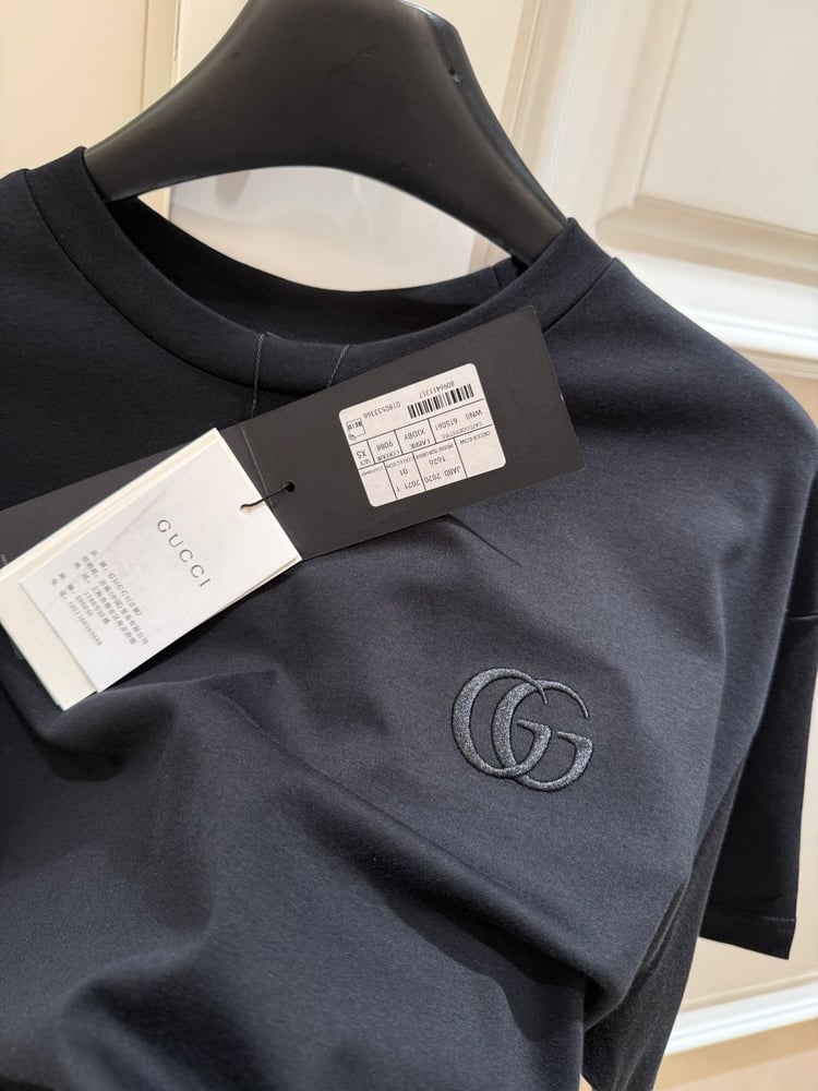 تيشيرت قطن أوفر سايز بشعار السيراميك الدائري المتداخل Double G من غوتشي (Gucci