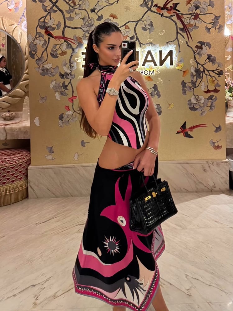 تنورة "بويتشي" الحريرية بنقشة النجوم الفنية (Pucci Silk Star Print Midi Skirt)