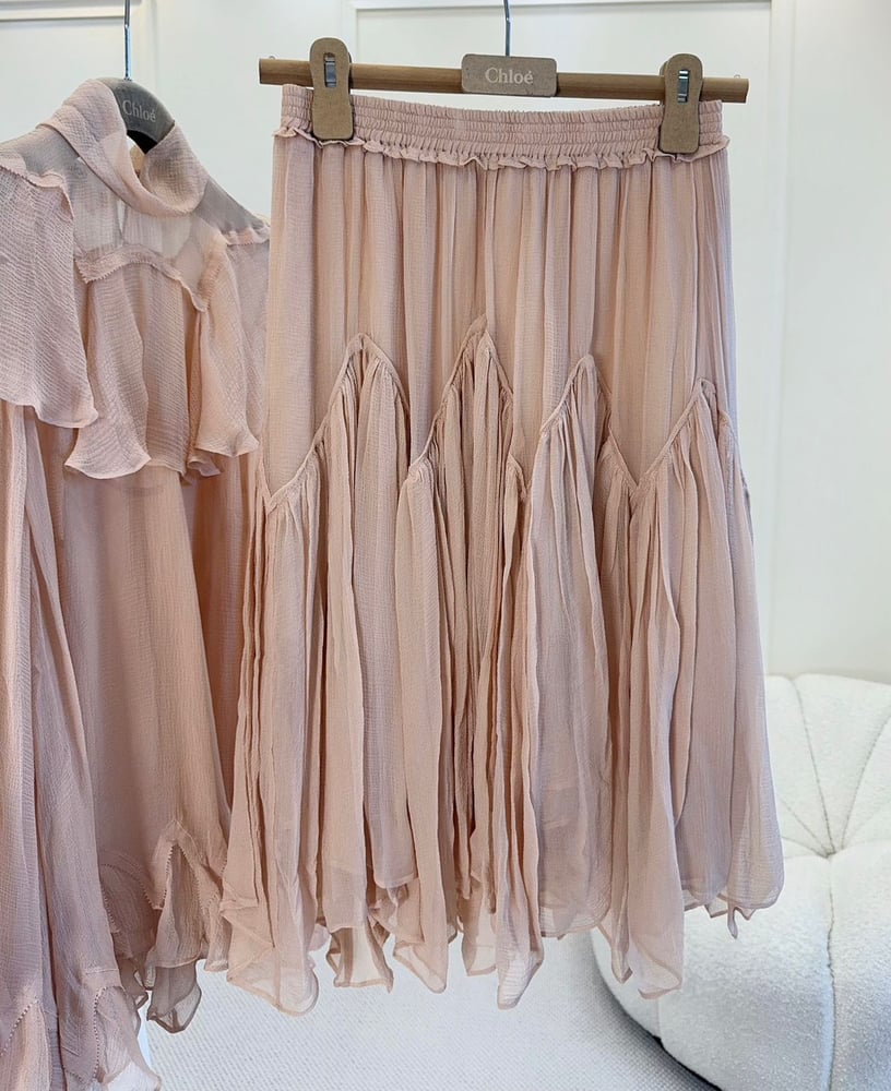 طقم "كلوي" (Chloé) الراقي