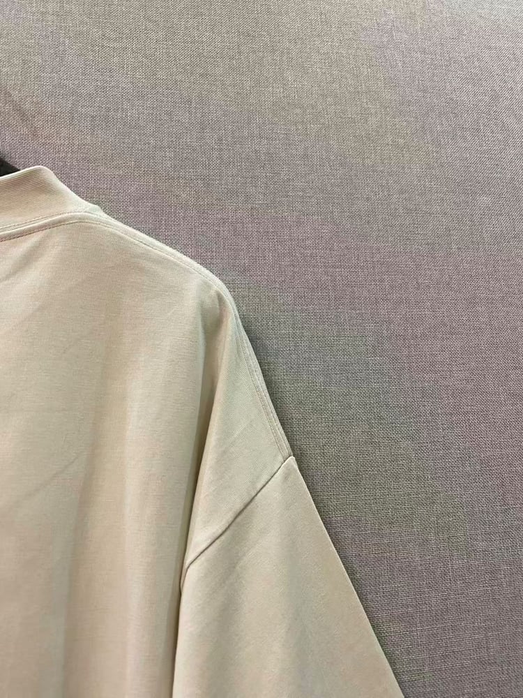 تيشرت بالنسياغا "A Thing of Beauty" المعاصر (Balenciaga "A Thing of Beauty" Oversized T-Shirt)