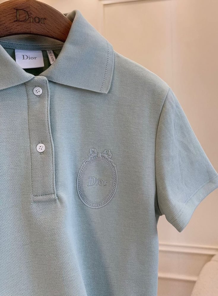 قميص بولو كلاسيكي محبوك باللون الأخضر الباستيل من ديور (Dior)