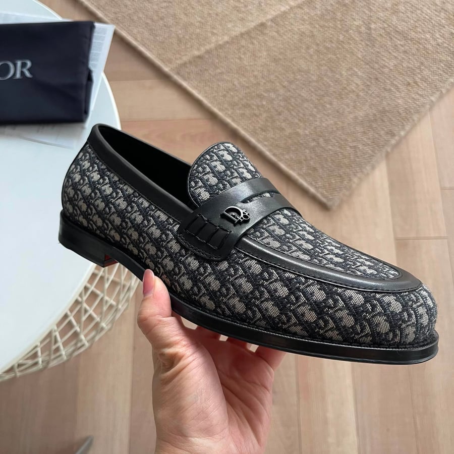 حذاء لوفر رجالي فاخر بتصميم ديور (Dior)