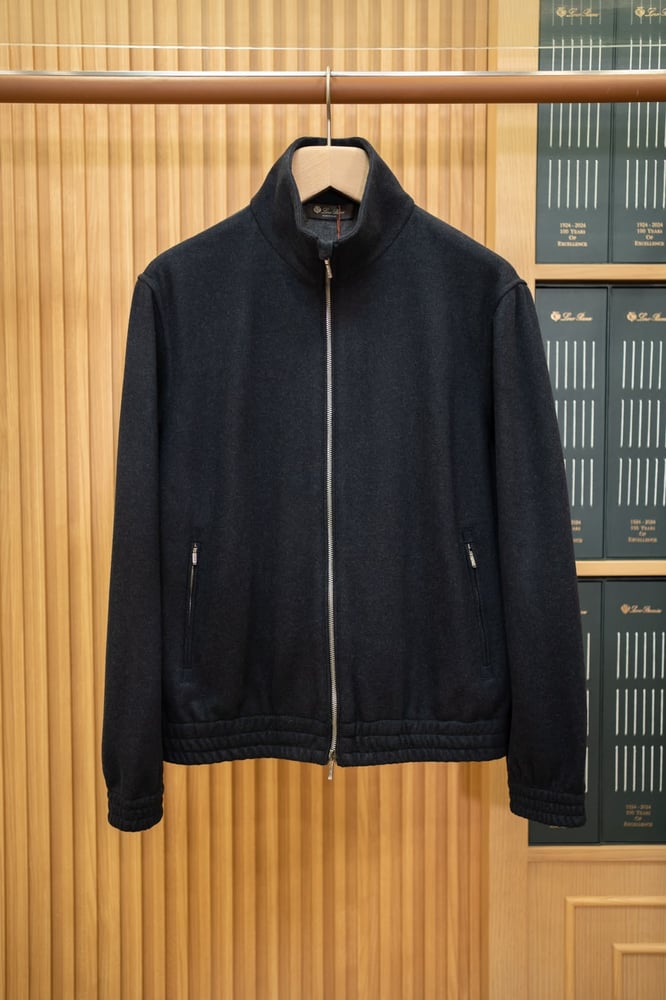 طقم كشمير فاخر بسحاب مرتفع من لورو بيانا (Loro Piana Cashmere Full-Zip Tracksuit)
