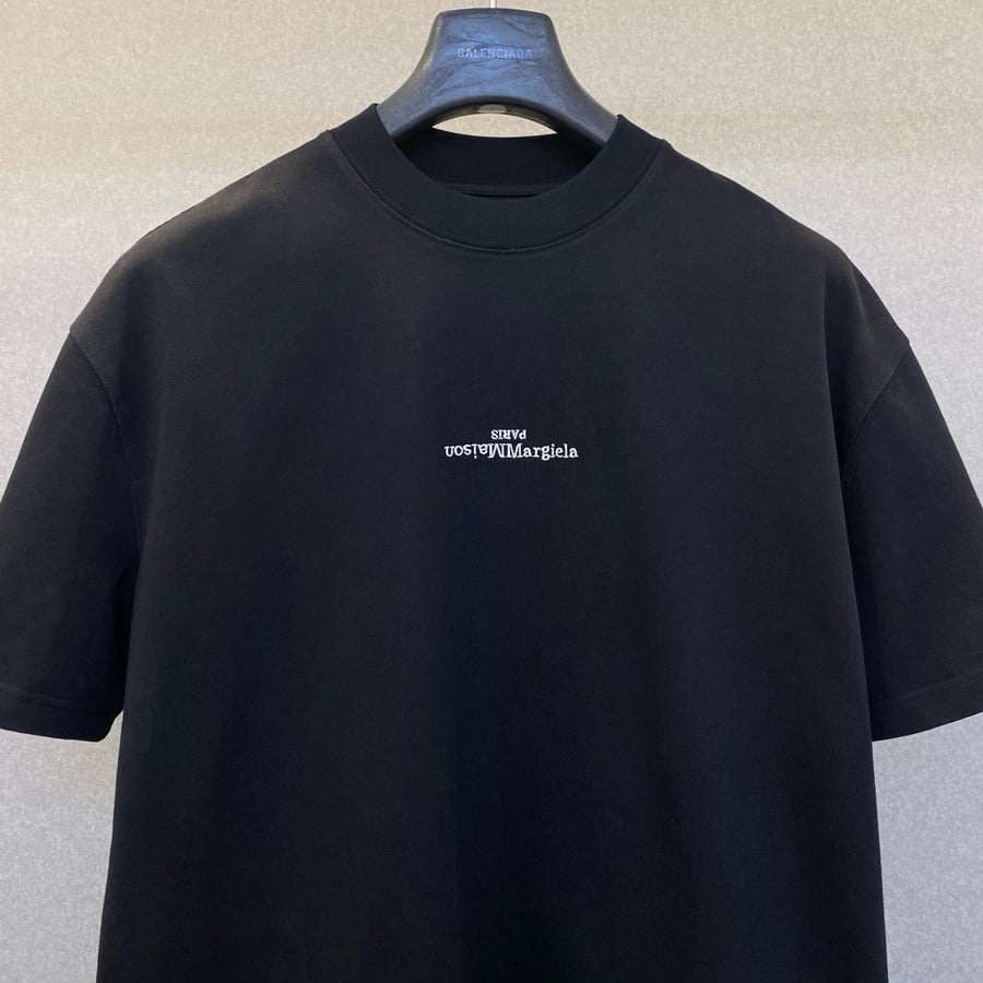 تيشيرت "ميسون مارجيلا" الفاخر (Maison Margiela)