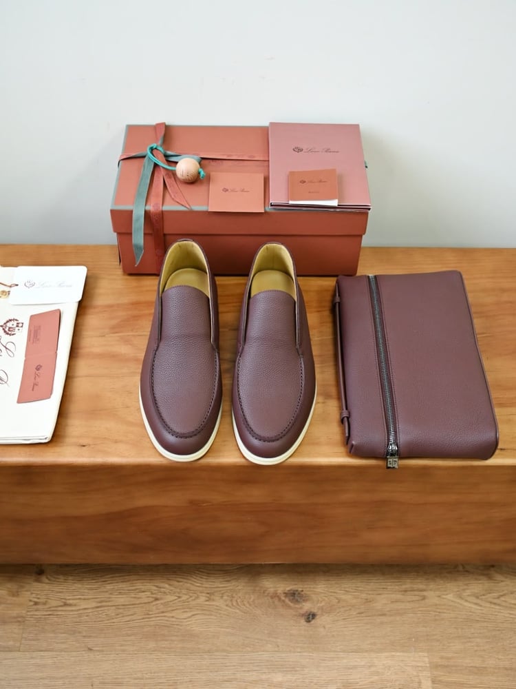 حذاء لورو بيانا الرجالي الفاخر من الجلد الطبيعي ( Loro Piana Open Walk Grained Leather )