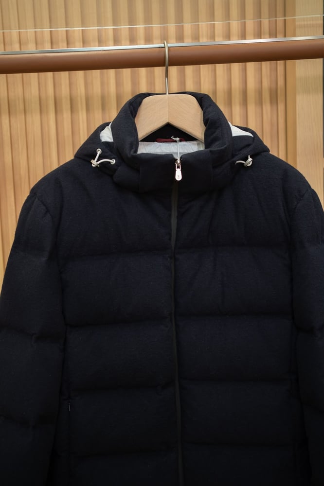 جاكيت منفوخ فاخر بقبعة من برونيلو كوتشينيلي (Brunello Cucinelli Puffer Down Jacket)