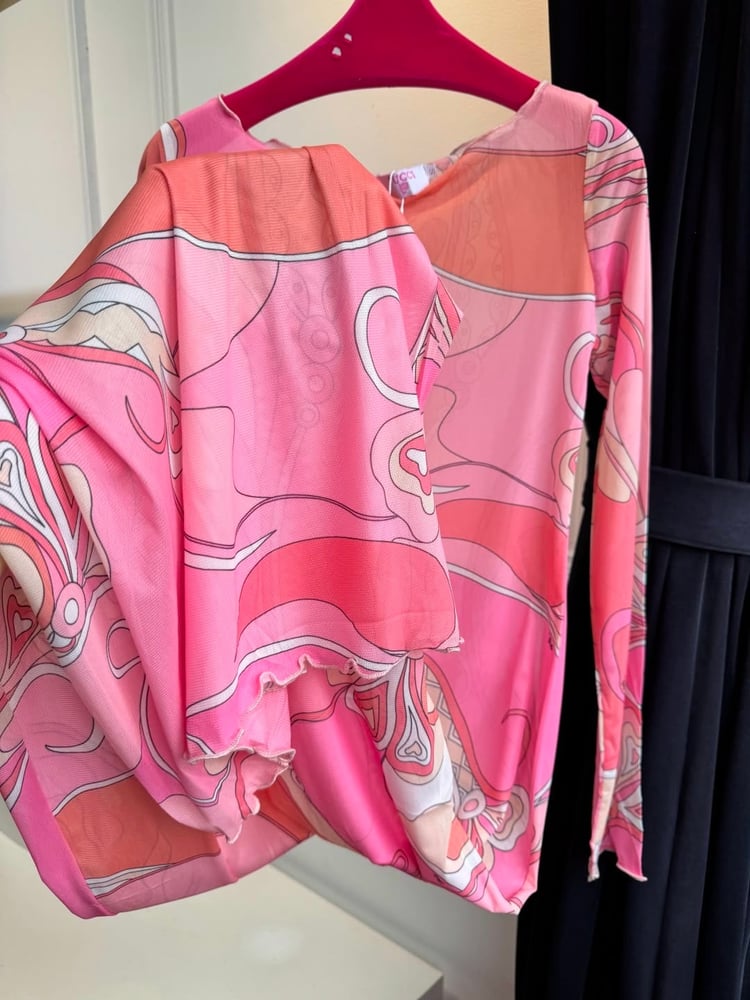 فستان "بوتشي" (Pucci)