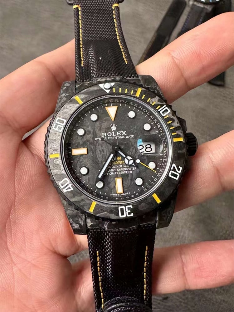 ساعة دي دبليو كربون يلو سابمارينر - VSFactory (DiW Carbon Yellow Submariner)