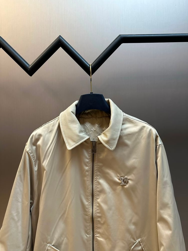 جاكيت فاخر للرجال من لوي فيتون (Louis Vuitton Jacket)