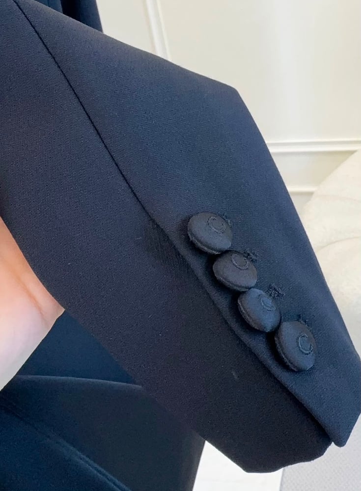 بليزر ديور (Dior) النسائي الأنيق بتصميم الساتان الجانبي