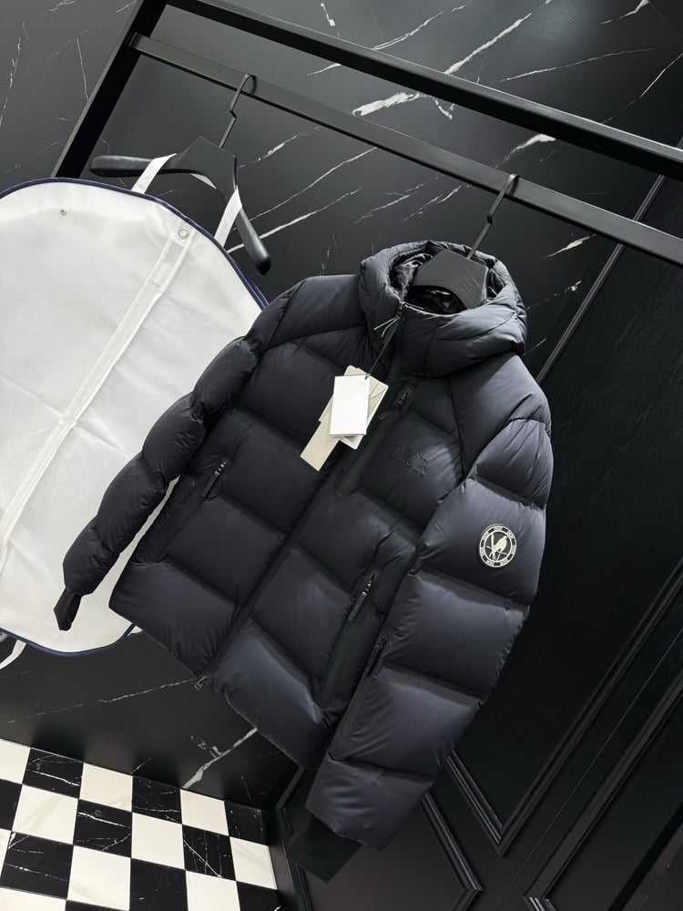 جاكيت منفوخ (Puffer) رجالي فاخر بغطاء للرأس من كريستيان ديور (Christian Dior)