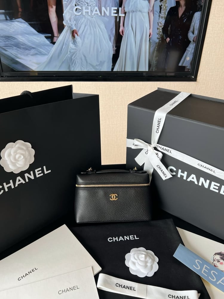 حقيبة "شانيل" (Chanel Vanity Case)