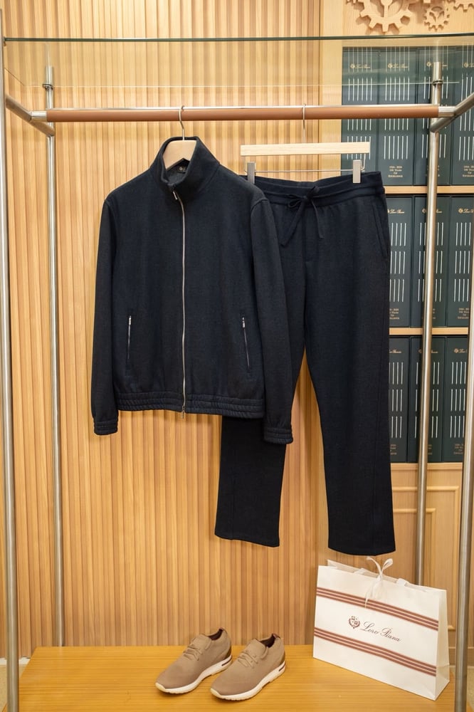 طقم كشمير فاخر بسحاب مرتفع من لورو بيانا (Loro Piana Cashmere Full-Zip Tracksuit)