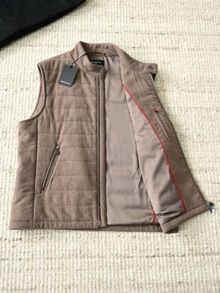 فيست كيتون الرجالي الفاخر من الصوف المبطن (Kiton Quilted Wool Vest)