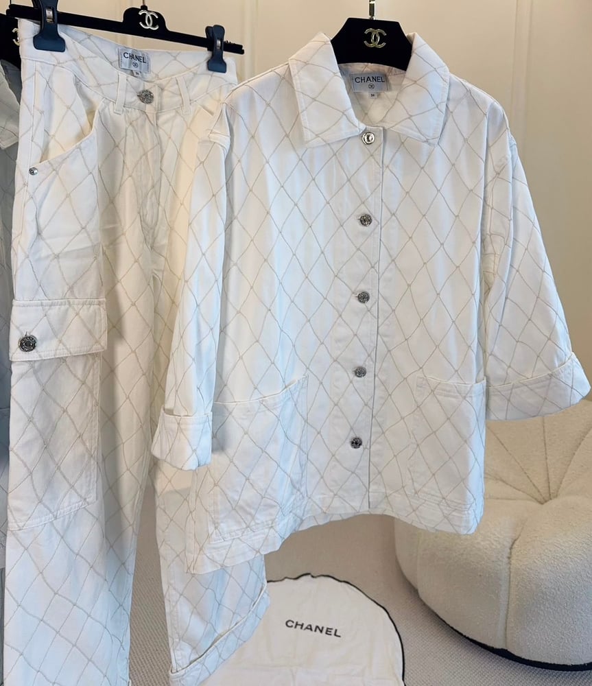 طقم "شانيل" الكاجوال المبطن (Chanel Quilted Cargo Set)