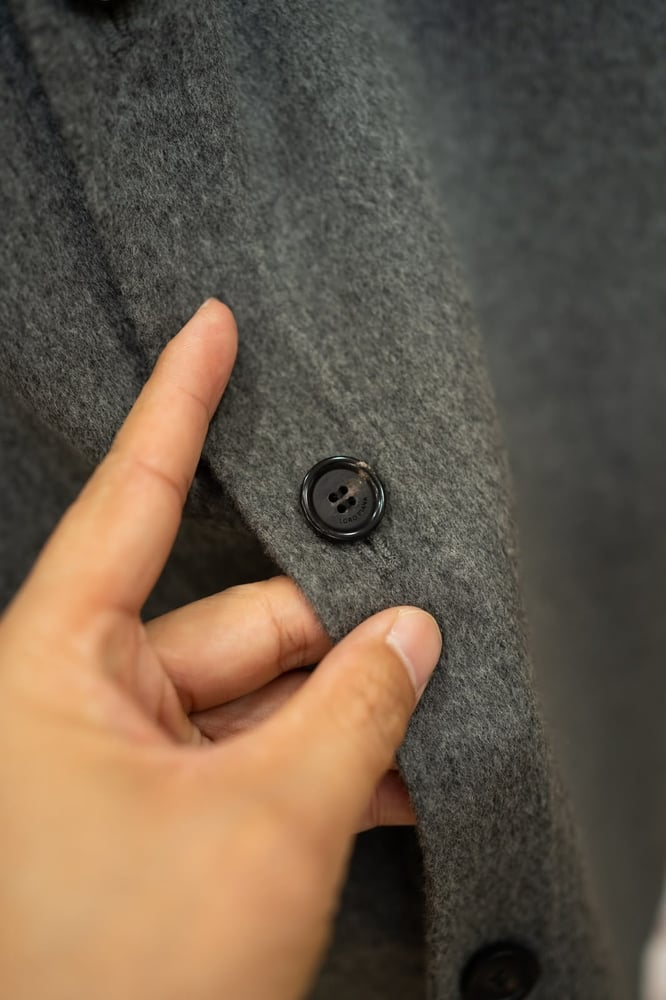جاكيت كشمير فاخر بجيوب على الصدر من لورو بيانا (Loro Piana Men's Cashmere Overshirt / Jacket)