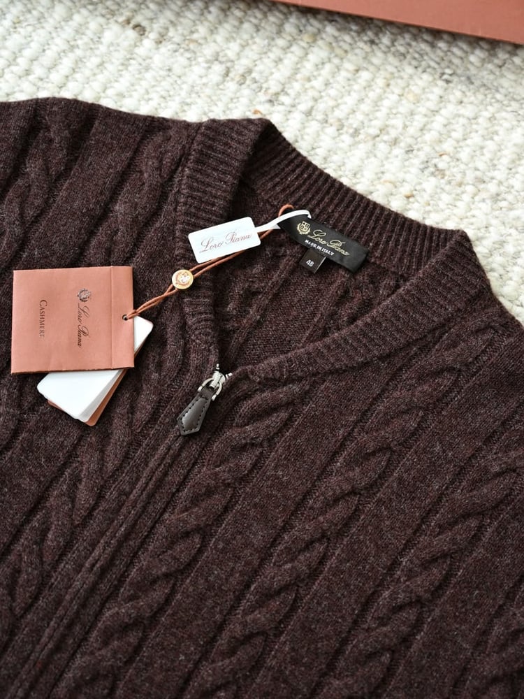 سترة لورو بيانا الرجالية الفاخرة المحبوكة بسحاب (Loro Piana Cable-Knit Zip Cardigan / Sweater)