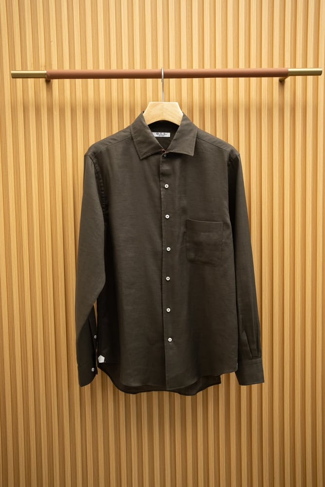 قميص Loro Piana الكلاسيكي