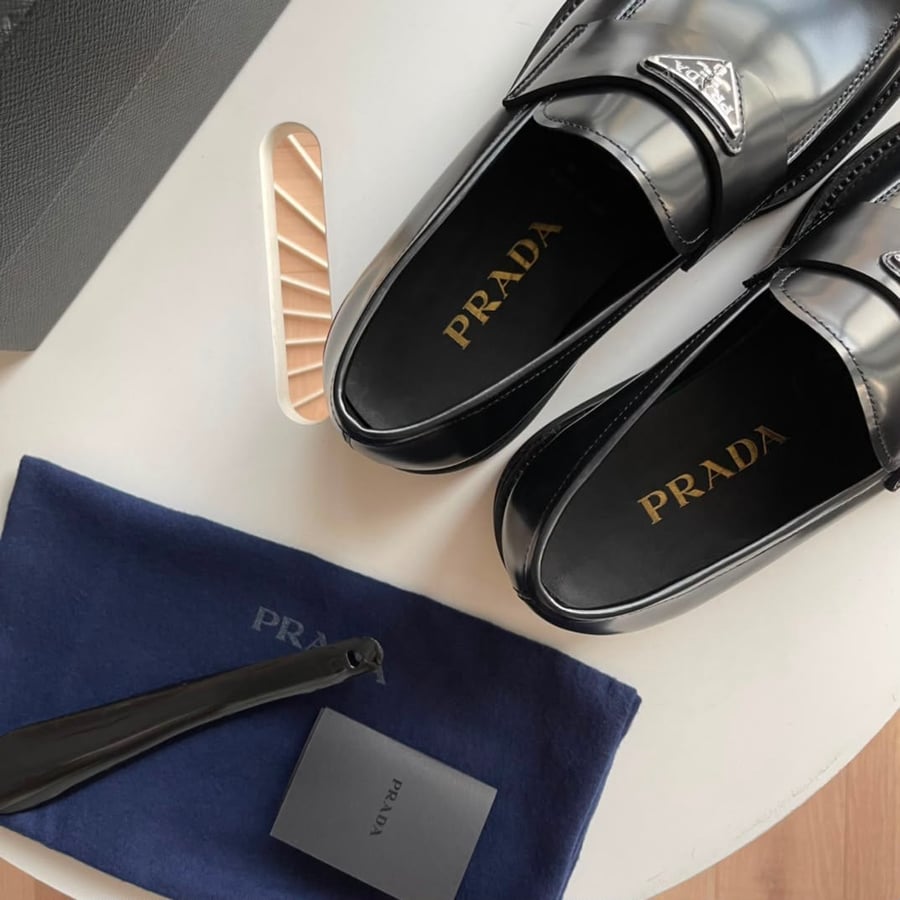 حذاء لوفر رجالي فاخر من برادا (Prada)
