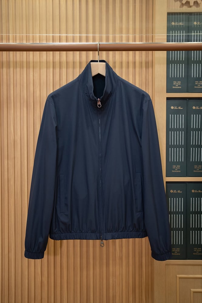 جاكيت "بومبر" الفاخر ثنائي الوجه من لورو بيانا (Loro Piana Reversible Bomber Jacket)